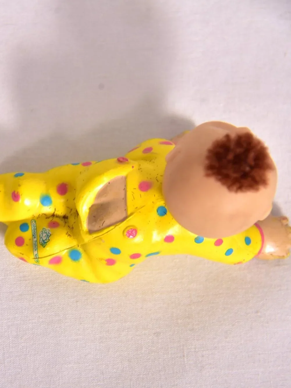 Vintage Cabbage Patch Kids PVC Mini Figure Crawling Baby Yellow Polka Dot 1985